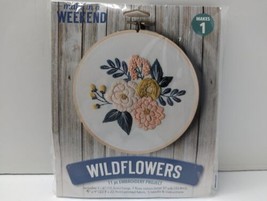 Leisure Arts Mini Maker Embroidery Kit Wildflowers Weekend Project 11 pcs Hooper - £4.65 GBP