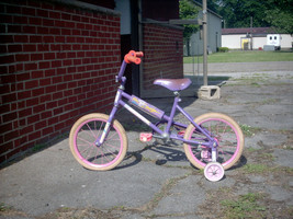 Vintage Kent LA Lady Purple and Pink Childs/Kids Girls Bike with Training Wheels - £47.85 GBP