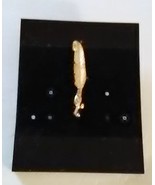 GOLD FEATHER LAPEL PIN - £2.39 GBP