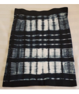 BCBG Max Azria Black & White Graphic Print Skirt Size Small Elastic Waist Rayon - $14.84