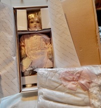 The Danbury Mint Baby Shirley Temple Doll Elke Hutchens 1996 Vinyl 19&quot; NIB 277V - £36.88 GBP