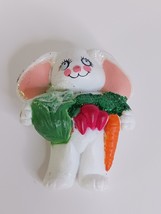 Vintage Easter Bunny Rabbit Radishes Lettuce Pin Easter Unlimited Inc. S... - $189.54 MXN
