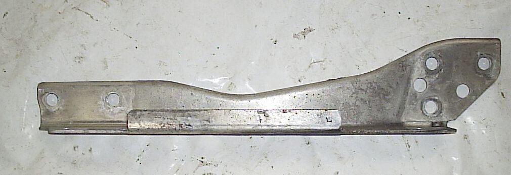 1999 Yamaha VMax Deluxe 500 Cross Member - $10.88