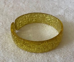 ⭕⭕VTG, Bracelet, adjustable, vintage acrylic, gold with diamonds, width 2cm - $202.75 MXN