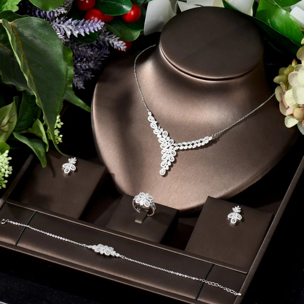 Fashion 4pcs Necklace Pendientes Set Leaf Design Austrian Crystal Stud E... - $54.44