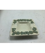 Vintage Ashtray Wedgwood of Etruria &amp; Barlaston Embossed Queens Ware Green - $278.66 MXN