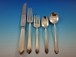 William and Mary by Lunt Sterling Silver Flatware Set Service 34 pieces - $37,540.80 MXN