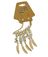 Gold Tone Feathers with White Turquoise Necklace &amp; Earing Set - $371.00 MXN
