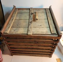Wood Egg Crate with Wooden Handle image 2