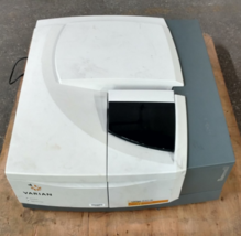 Varian 640-IR Spectrometer * For Parts / Untested - $1,392.40 CAD