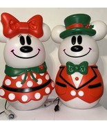Disney Mickey &amp; Minnie Mouse Lighted Christmas Blow Mold 23” Snowman Set... - $1,868.62 MXN