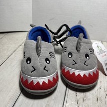 Shark Wonder Nation Kids House Shoes Size 11-12 New With Tags - $9.89