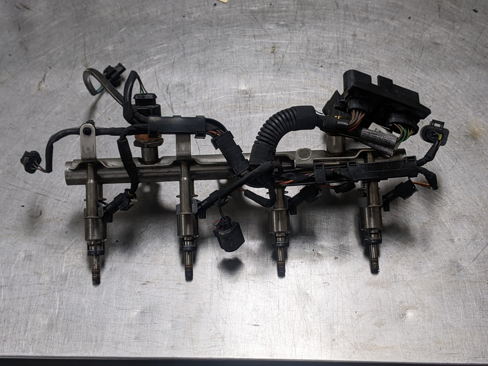 Fuel Injectors Set With Rail For 13-15 Audi A6 Quattro  2.0 261500076 Turbo Item image 15