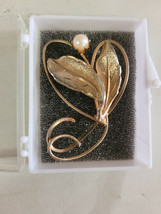 Gold Color Leaf Brooch Pearl Costume Jewelry 2.75&quot; Dainty Cute Decorative - £9.58 GBP