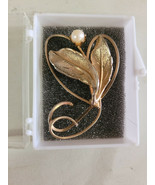 Gold Color Leaf Brooch Pearl Costume Jewelry 2.75&quot; Dainty Cute Decorative - £9.50 GBP
