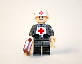 MV German Doctor Medic WW2 Army Minifigure US Shipping Warehouse - $7.38