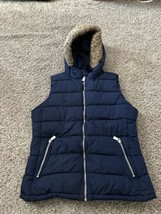 GAP Womens Navy Blue Winter Vest with faux fur-lined hood Size Small Ful... - $18.69