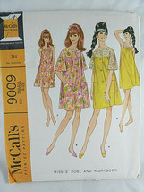 McCalls 9009 Vintage 60s Dress, jacket or Robe &amp; gown Size 8 10 Uncut - $371.47 MXN
