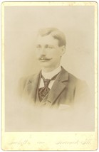 Circa 1880&#39;S Cabinet Card Handsome Man Mustache Suit &amp; Tie Sackett Howard, Il - £9.53 GBP