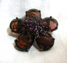 Vintage Smokey Topaz Purple Hued Floral Pin Pink Rhinestones 15-l - $645.41 MXN