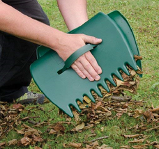 2 x Leaf Grabber Collector Handheld Grabs Gather Leaves Garden  Scoops P307 - $186.09 MXN