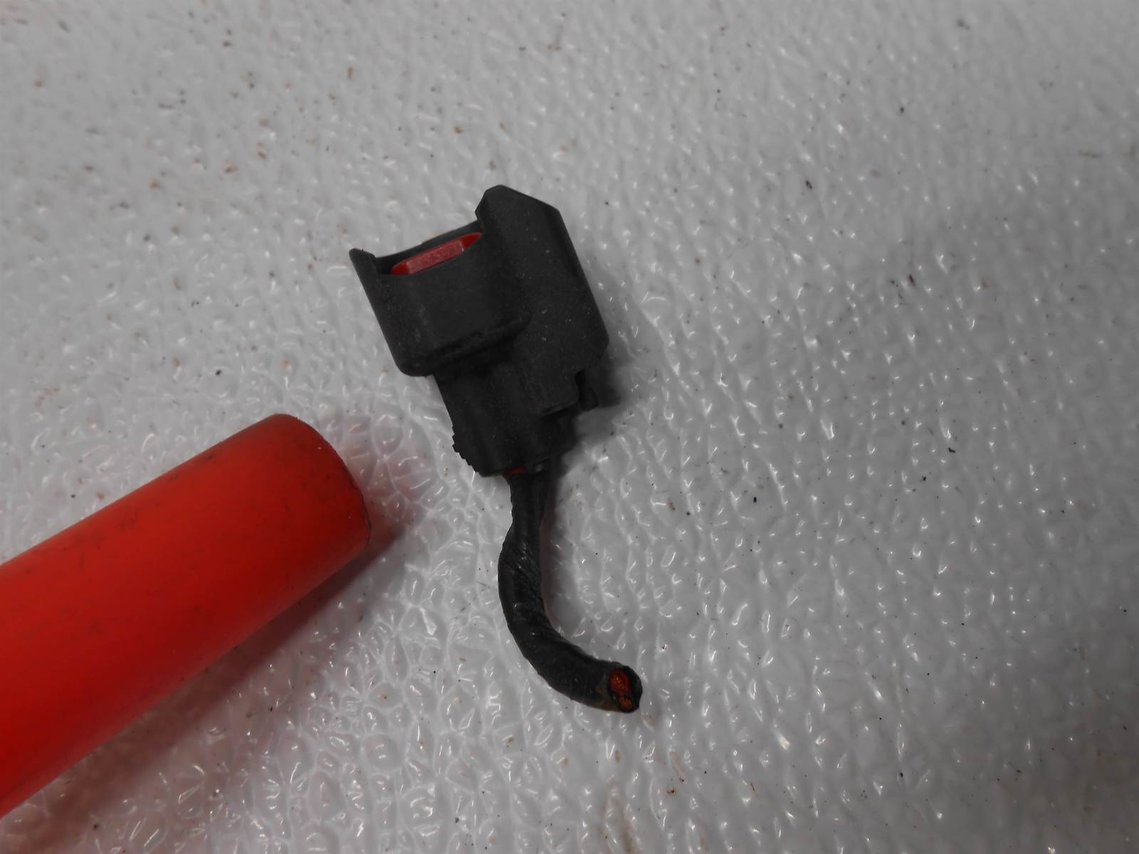 2006 ford escape Fuel Injector Pigtail - $24.97
