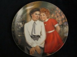 Annie And Grace Collector Plate Annie William Chambers - £11.71 GBP