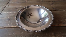 Vintage Oneida Silverplate Footed Bowl 7 5/8&quot; - £23.21 GBP