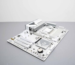 GIGABYTE B850 EAGLE WF7 ICE AM5 AMD B850 ATX Motherboard image 6