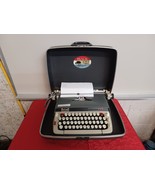 Vintage Smith Corona Classic 12 Typewriter Gray Tan with Hard Case Works - $169.63 CAD
