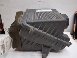 07 08 09 GMC Yukon Tahoe Silverado Sierra 6.0 L engine air cleaner box OEM - £65.00 GBP