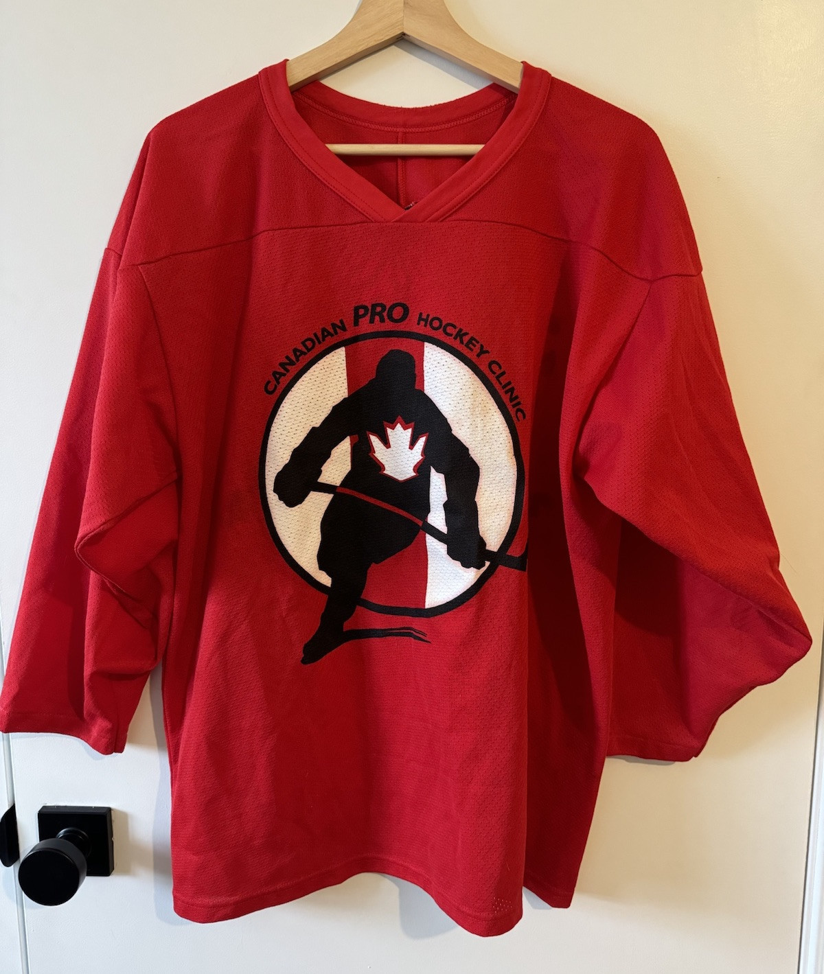 MENS Medium Canadian PRO Hockey Clinic CCM Hockey Jersey made in Canada! - $24.74
