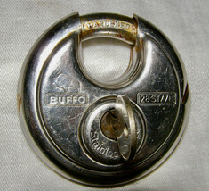 VINTAGE BUFFO STAINLESS STEEL PANCAKE PADLOCK w/KEY- No.28ST/70- MADE IN... - $24.75