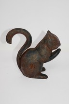 Cast Iron 4.5&quot; Squirrel Nut Cracker w/Lever Tail - £15.71 GBP