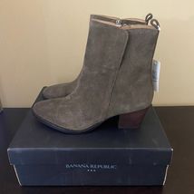 BANANA REPUBLIC WOMEN'S SUEDE ANKLE BOOTIE - $71.77