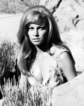 One Million Years B.C. Featuring Raquel Welch 16x20 Canvas - £55.94 GBP
