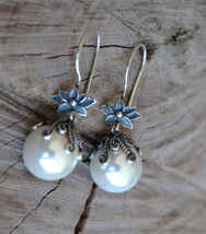Pearl earrings, sterling silver earrings, sterling silver pearl earrings (E759) - £29.50 GBP