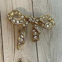 VTG Signed Monet Gold Tone Clear Rhinestone Pave Bow Ribbon Brooch Pin Sparkles - £8.77 GBP