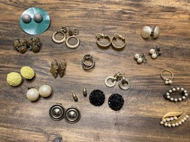 13 Vintage Costume Earring Lot Signed Weiss Renior Faux Pearls Rhinestones - £39.89 GBP