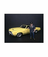 Hanging Out II Juan Figurine One Eighteen Scale Diorama - $294.23 MXN