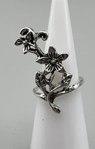 Jewelry Ring  Handmade Silver Tone Daisy Like Flowers leaves Size 5 1.25&quot; Long - £4.15 GBP