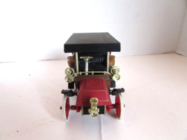 1904 Cadillac Model B Diecast Motor Museum Plastic Red Black  1/32  Lot-E - £7.29 GBP