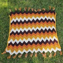 Vintage Crochet Afghan Brown Chevron Blanket 36 x 33 Tassel Fringe Handmade - €16,48 EUR