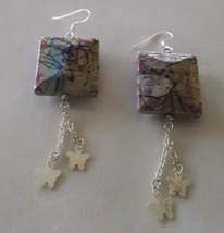Marbled Square with Dangling Butterflies Earrings - £2.75 GBP