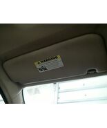 Driver Sun Visor Illuminated Vinyl Fits 06-09 BMW 550i 104788853 - €46,00 EUR