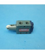 Schrader Bellows 52421-1000 Limit Valve 1/8&quot; NPT Top Delrin Roller Lever  - $91.08 CAD