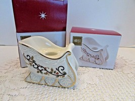 Mikasa Porcelain Pair Of Candlestick Holders Holly Sleigh Pattern KT410-950 Nib - $24.70