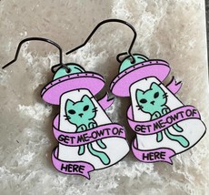 Spaceship Cat Get Me-owt of Here Alien Earrings - £7.98 GBP