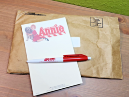 Vintage 1982 Tribune Company Syndicate Columbia Pictures ANNIE Movie Stationary - £39.46 GBP