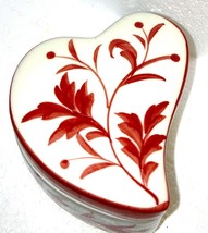 trinket or jewelry box  Heart Shaped PORCELAIN Red White  New - $254.61 MXN